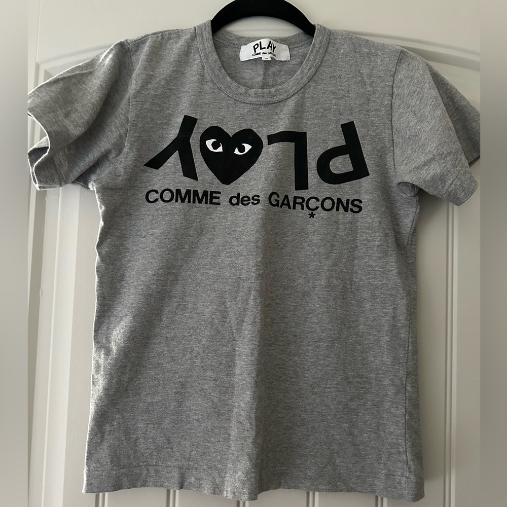 Comme des garcons women’s tee (size xs/s)